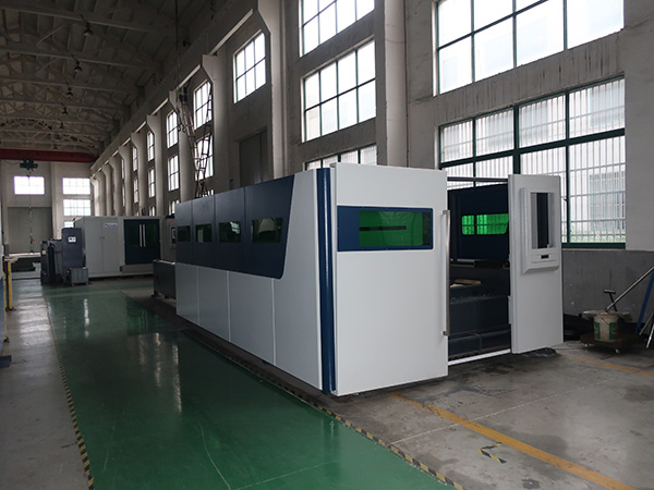 Osoa itxita Pattle taula Fiber Laser xafla Makina Cypcut Controller With