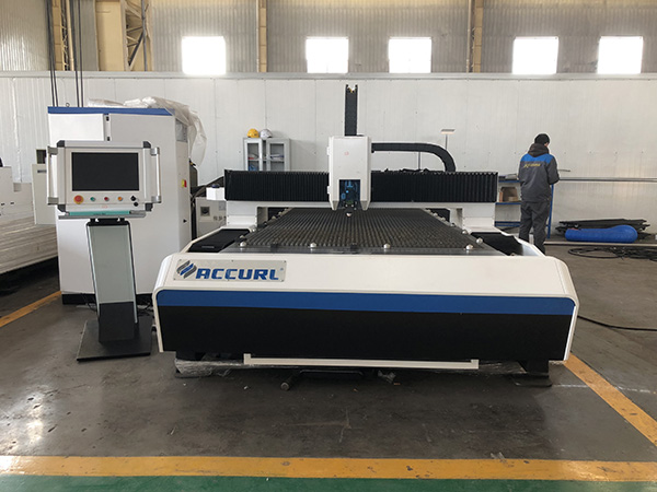 Altzairu herdoilgaitza 6mm CNC zuntz laser ebaketa makina